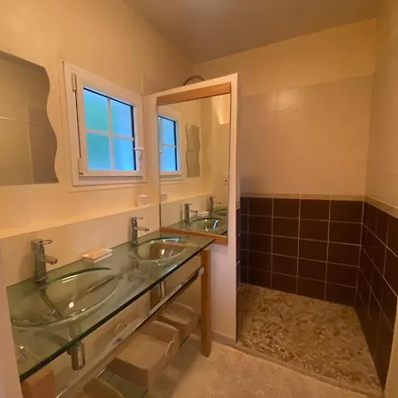 Le Petit Quintefeuille, Tennis Tatil Evi